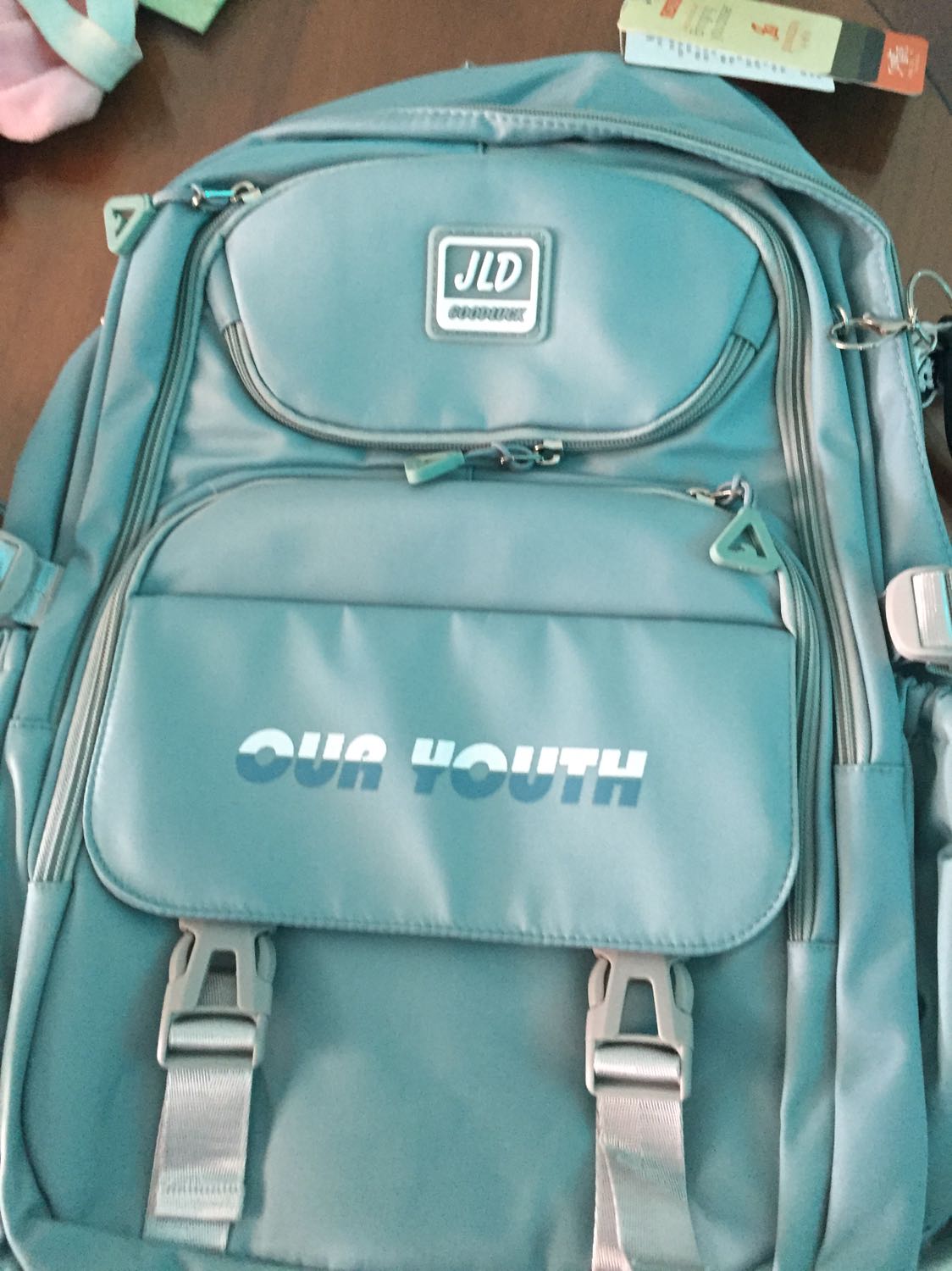 Sản phẩm đẹp, đúng mẫu, cháu ở nhà rất thích. Shop đóng gói cẩn thận, uy tín. Tiki giao hàng đúng hẹn, nhân viên vui vẻ. Cảm ơn shop và tiki.