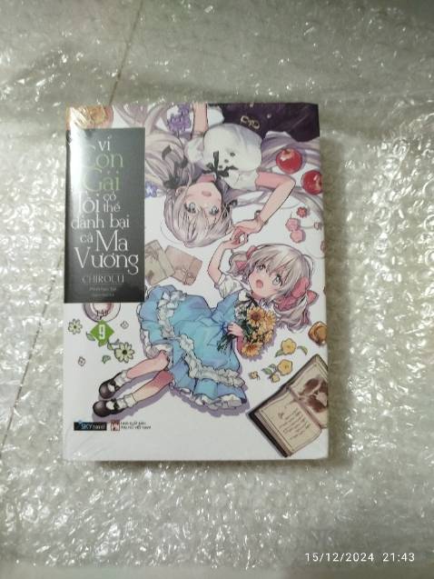 Bìa cứng cầm chắc tay, đẹp, thiết kế ổn :3
Lâu ko đặt trên Tiki mà chất lượng hàng hoá rất tốt :3
Quà tặng kèm ko thấy ở bên ngoài nên mong là bên trong vẫn đủ :v