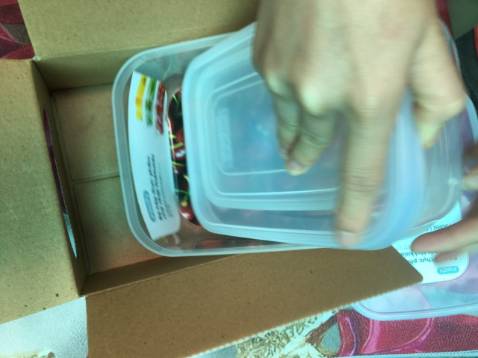 Combo hộp đựng được nhiều đồ, mình hay đi làm xa nên rất hay đựng đồ ăn vào hộp để mang đi mà ko bị dính mùi nhựa hay bị rơi đồ ăn ra ngoài đâu ạ. Chất liệu bền mà sử dụng ko độc hại đến sức khoẻ. Mình đã đặt lại hàng của shop lần 2 rồi,, rất tin tưởng về chất lượng sản phẩm/shop lại tư vấn nhiệt tình nữa.n Shop đóng gói hàng rất cản thận. cảm ơn shop và tiki. lần sau mình sẽ tiếp tục ủng hộ shop