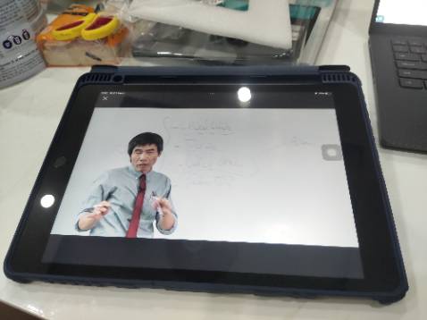 Vừa vặn, nam châm hút tốt, da đẹp, màu đẹp, đóng gói cẩn thận.