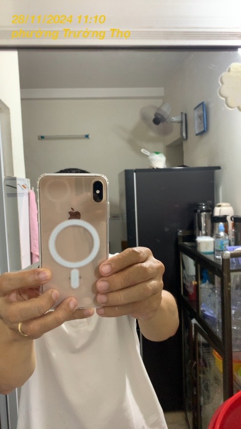 Dày dặn chắc chắn, nếu đường tròn phía sau nằm giữa quả táo thì đẹp hơn