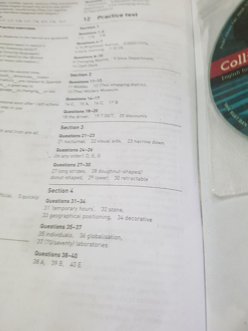 Mình luôn luôn trân trọng những cuốn sách, đặc biệt là bộ sách Collins, mình có 4 cuốn rất đẹp rồi, mua cuốn này nữa thành đủ một bộ. Hôm này rất buồn vì TIKI TRADING ( TIKI TRADING nhé mn), gửi mình một cuốn sách từ tháng 7-2017 bụi bám đầy, tờ cuối từng bị ẩm, gáy bị quăn, trang cuối bị bẩn. Mình đã không xem hàng vì tin TIKI TRADING. Thế nên mn đừng tin gì kể cả TIKI TRADING nhé. Vì một phần lỗi của mình nên mình đánh giá TIKI TRADING 2 sao nhé. Còn chất lượng sách thì tuyệt vời rồi, mình không bàn nhé.