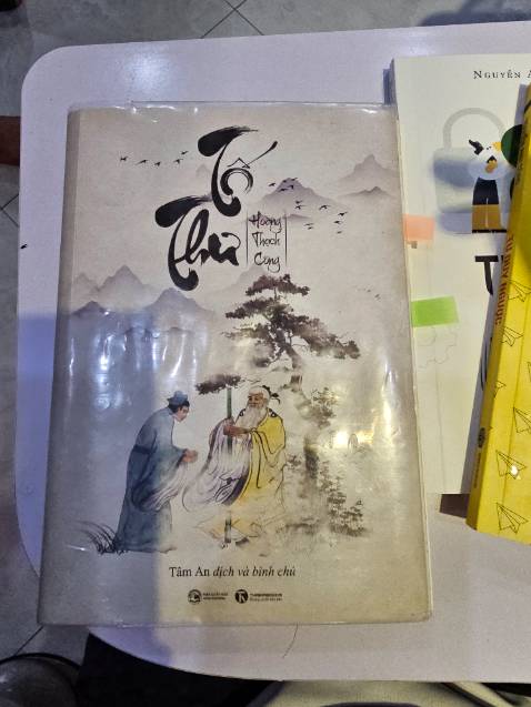 Thấy nhiều nick *** nêu ra những câu chuyện hay, đọc những mẫu chuyện hay,  vào xem thấy giới thiệu combo này. Nhưng đọc thấy trớt quớt, chả liên quan gì. Mafnooij dung 2 cuốn này như tổng hợp,  góp nhạt từ các tư duy của các tác giả nổi tiếng thế giới. 
Dành cho bạn trẻ,  rất trẻ , người đọc nhiều chút rồi thì hơi mất thời gian.