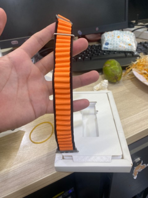 Không đúng mô tả, hàng nhái chứ không phải hàng chính hãng như quảng cáo. Đặt màu Cam, giao màu Đen Cam, mà trên vỏ hộp là Màu Starlight. Nghi ngờ là shop dùng hàng rẻ tiền đóng vào hộp chính hãng *** khách hàng. Thật sự bực mình