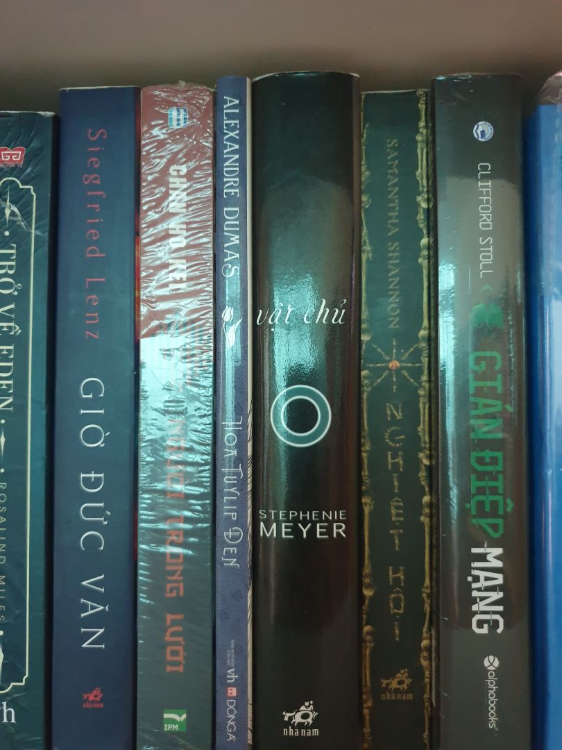 Sách rất dày, to, mua lúc mùa săn sale. Tiki giao hàng nhanh. chuẩn.