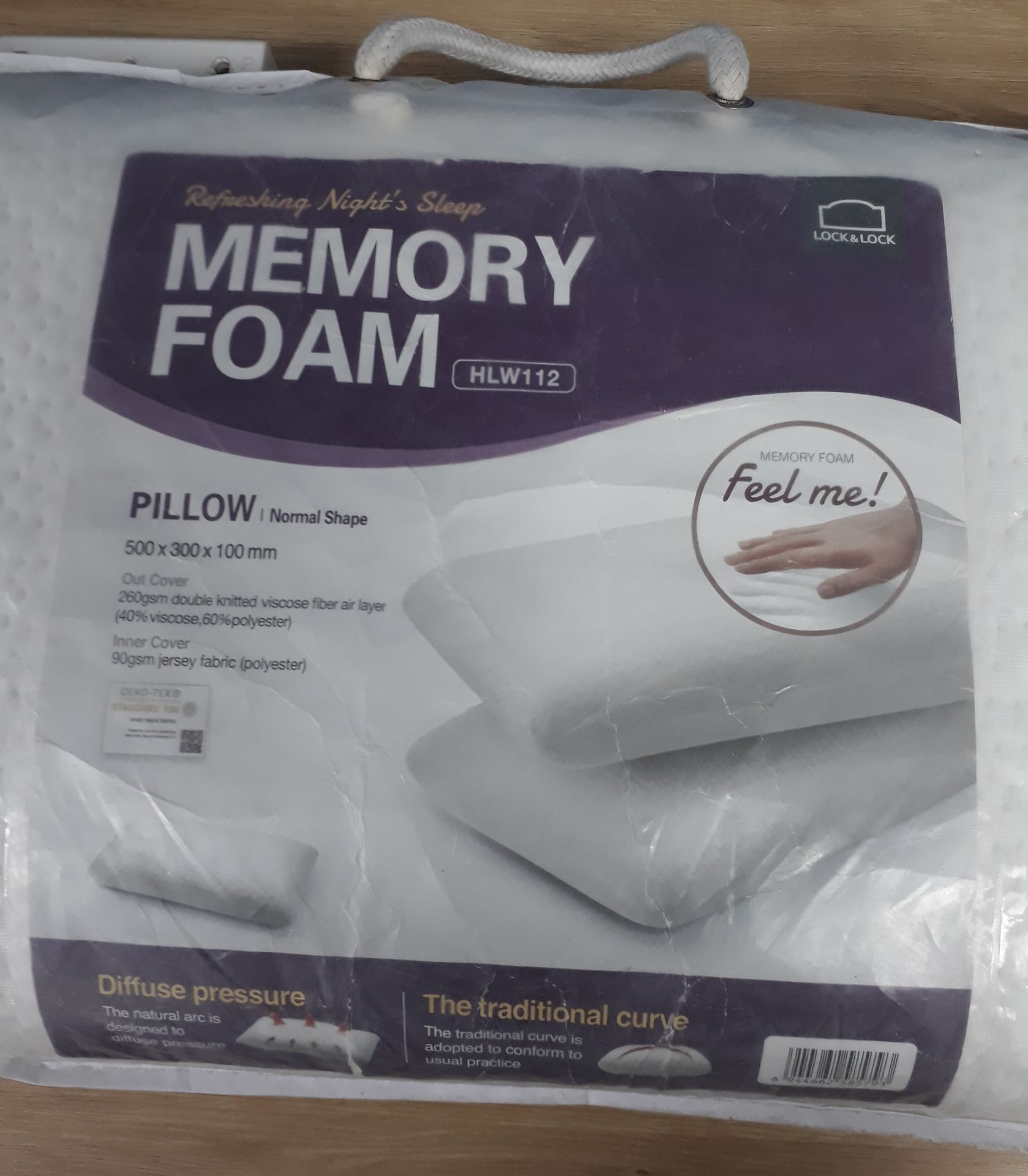 2 đơn gần đây nhất đều không vui, đôi Hunter DNA thì bị Tiki hủy đơn lên xuống mãi mới mua được mà còn phải chọn lên 1 size vì hết hàng. Đơn này thì vừa đặt sáng chiều nhận luôn nhưng chao ôi, như mình mua hàng secondhand vậy. Không biết tả như nào nữa. Mình muốn đổi hàng thì làm thế nào nhỉ. Buồn quá. Không biết dạo này không có duyên mua hàng Tiki nên không suôn sẻ hay sao nữa, trước đây ok lắm mà.