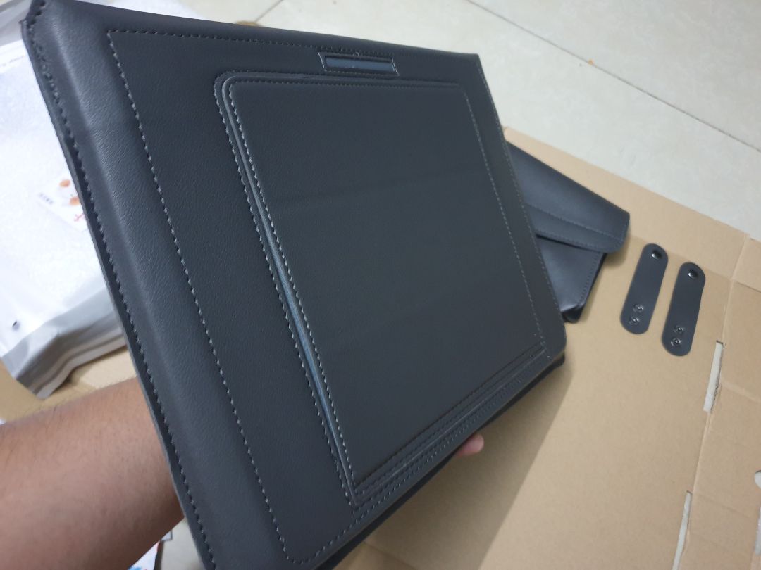 Bao bì sản phẩm đóng gói rất kỹ và đẹp, mở ra có phong bì lì xì rất ngạc nhiên, chất liệu và chất lượng sản phẩm quá ok đẹp như mô tả...shop uy tín sẽ tiếp tục ủng hộ shop.