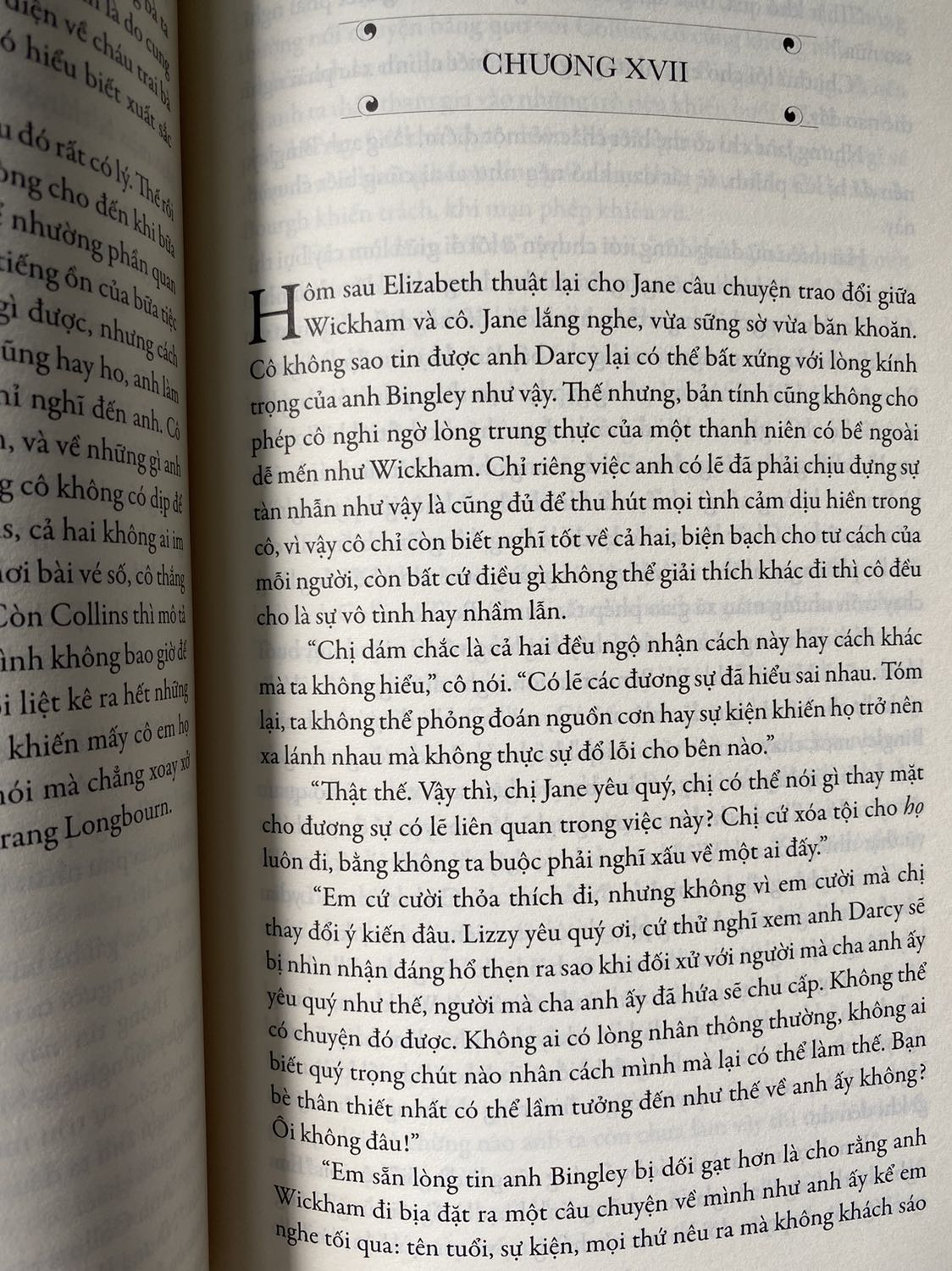 Tiki giao hàng nhanh, đóng gói cẩn thận, sách không bị nhăn hay gập bìa. Đây là bản bìa mềm, khổ sách to, nếu nằm đọc có thể bị mỏi tay.
Đây là tác phẩm yêu thích của mình đối với dòng văn học cổ điển nước ngoài.