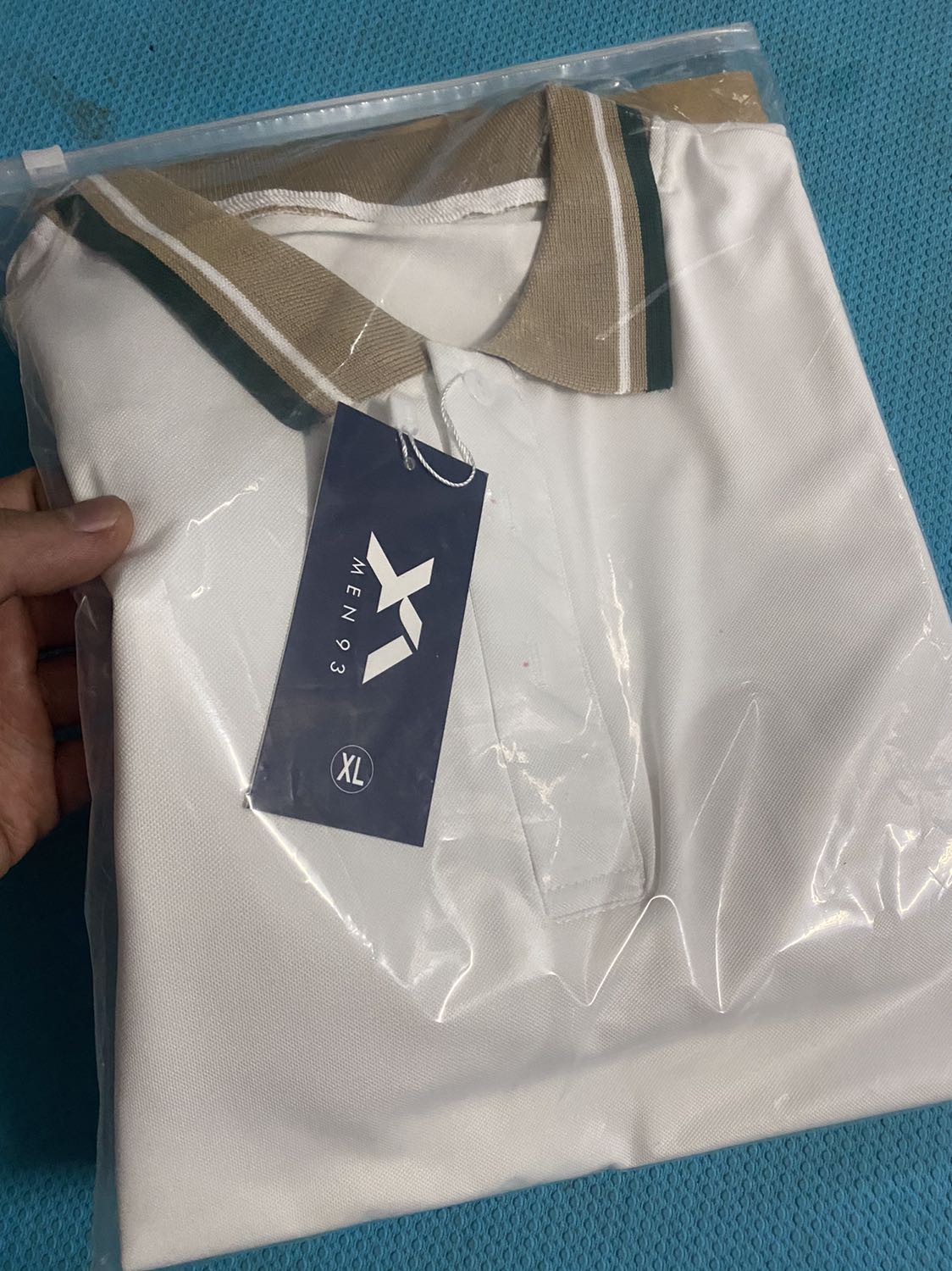 Áo đẹp chất vải siêu mát luôn. Shop tư vấn nhiệt tình giao hàng nhanh mn nên mua nha