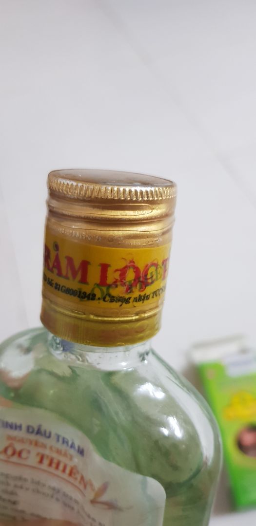 Dầu tràm thơm nhưng khi nhận hàng thì thấy dầu bị chảy một phần nên thấy rất thất vọng. Mong lần sau sẽ đóng gói kỹ hơn =))) Dầu tràm thơm nhưng khi nhận hàng thì thấy dầu bị chảy một phần nên thấy rất thất vọng. Mong lần sau sẽ đóng gói kỹ hơn =)))