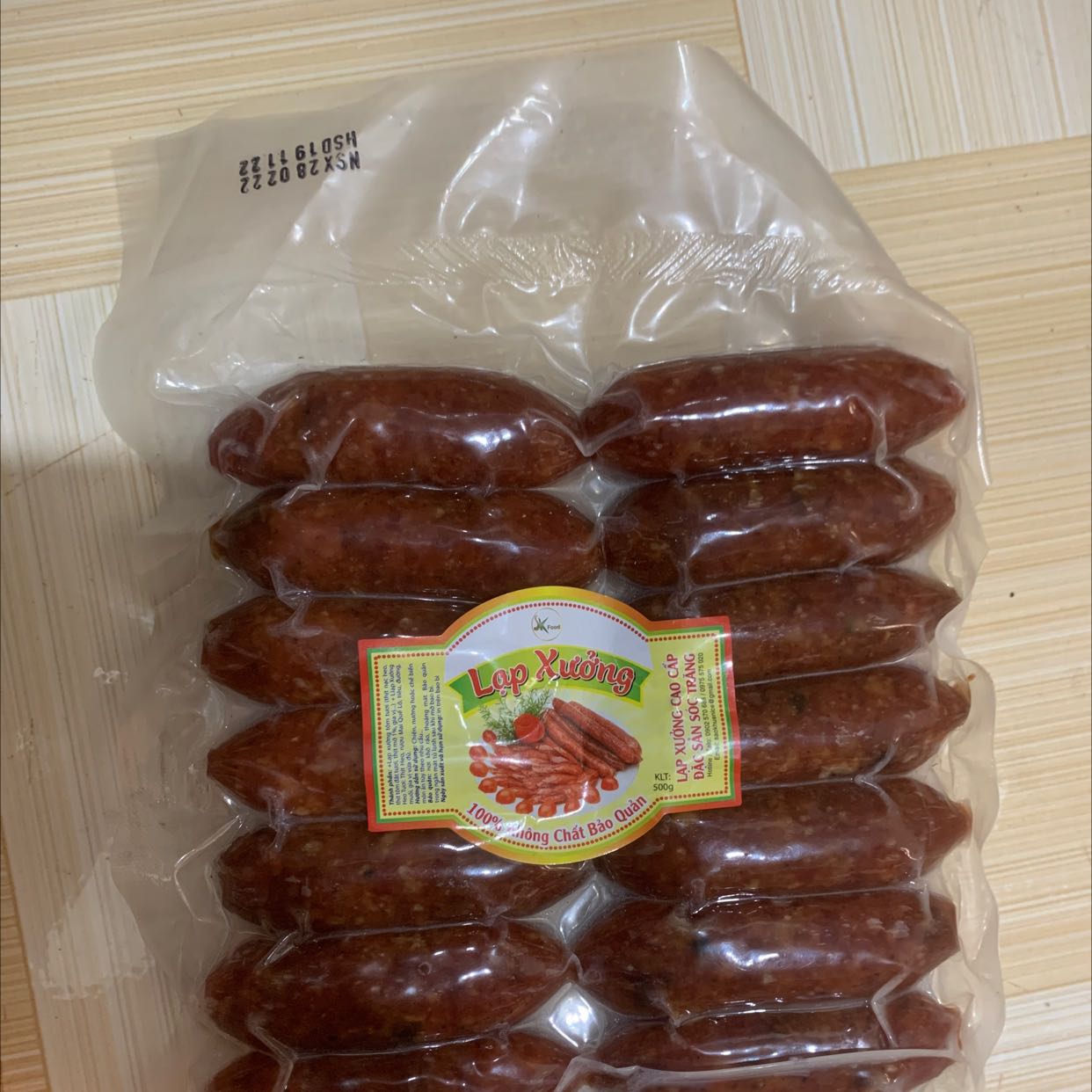 Hàng ăn cũng được thui chứ không giống vị lạc xưởng em hay ăn ,giao hàng chậm , số luọng đầy đut