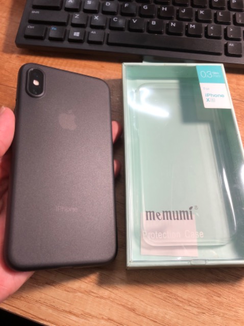 Gói hàng cẩn thận nhưng không đúng hàng của memumi.
Có hộp memuimi nhưng ốp ko có chữ memumi. 
Ốp bị cấn camera. Tệ