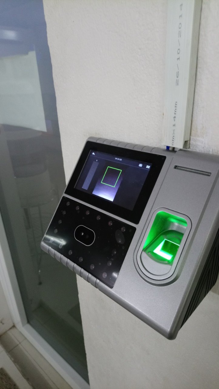 đóng gói ổn, mới mua chưa biết có ổn lâu dài hay không, đang mài mò cài đặt phần mền chấm công, thấy bên ngoài mỹ quan cũng OK, shop trả lời tất cả câu hỏi mặc dù hơi chậm trên ***