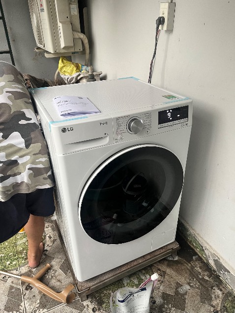 Chẳng có ai tới lắp dùm, 2 cha con tôi phải mò cả buổi.