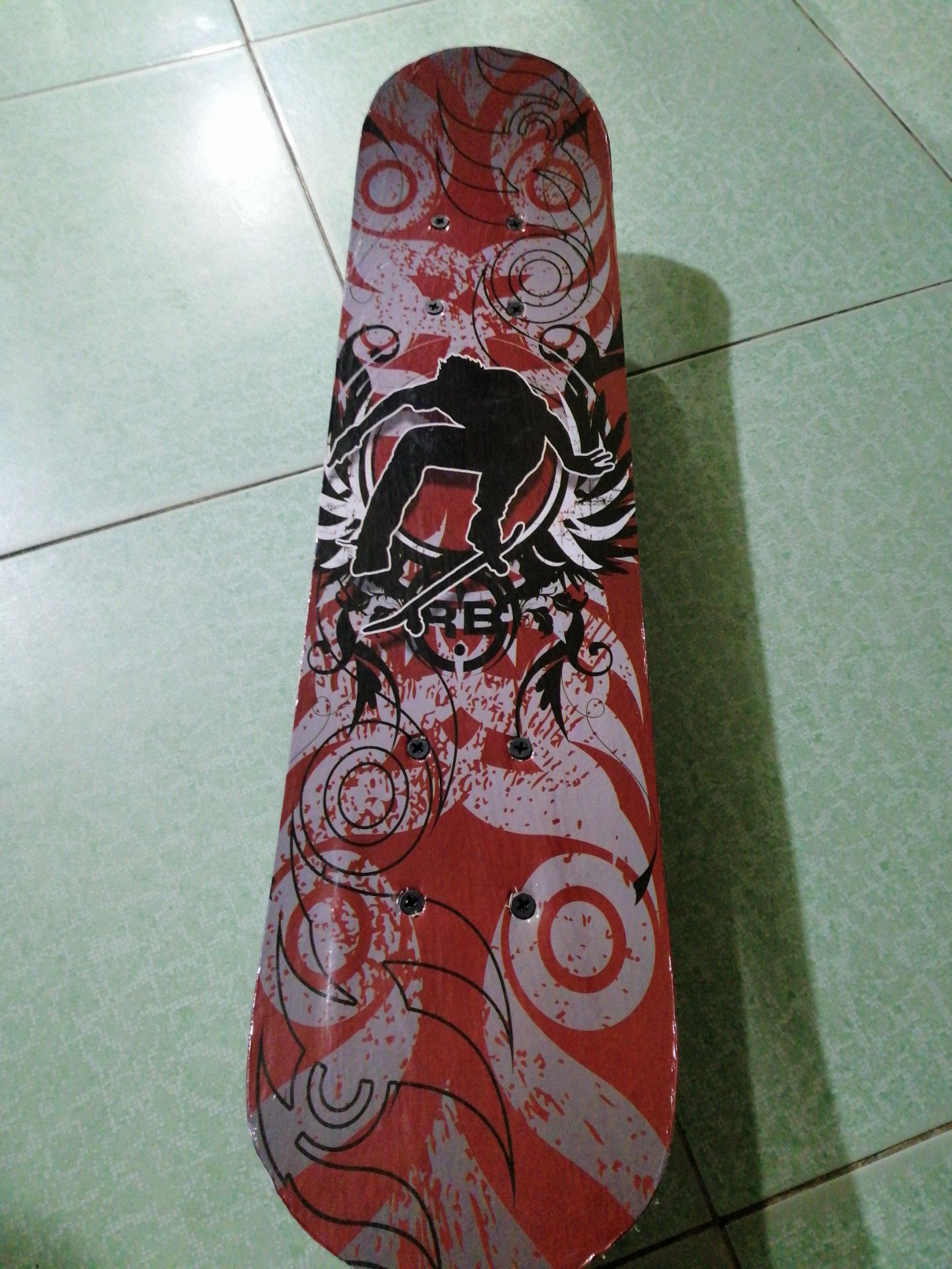 Mới mua, được 1 ngày phần ván ép đã bị hư tróc keo, bông tróc.