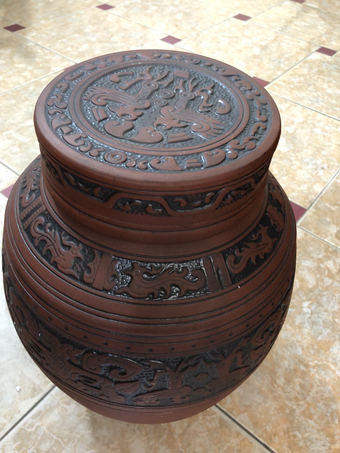 Thực tế không chính xác như hình quảng cáo, nhưng cũng đẹp, do không biết nhiều về sành nên mình chỉ nói được vậy, chụp hình để phần nào các bạn cảm nhận