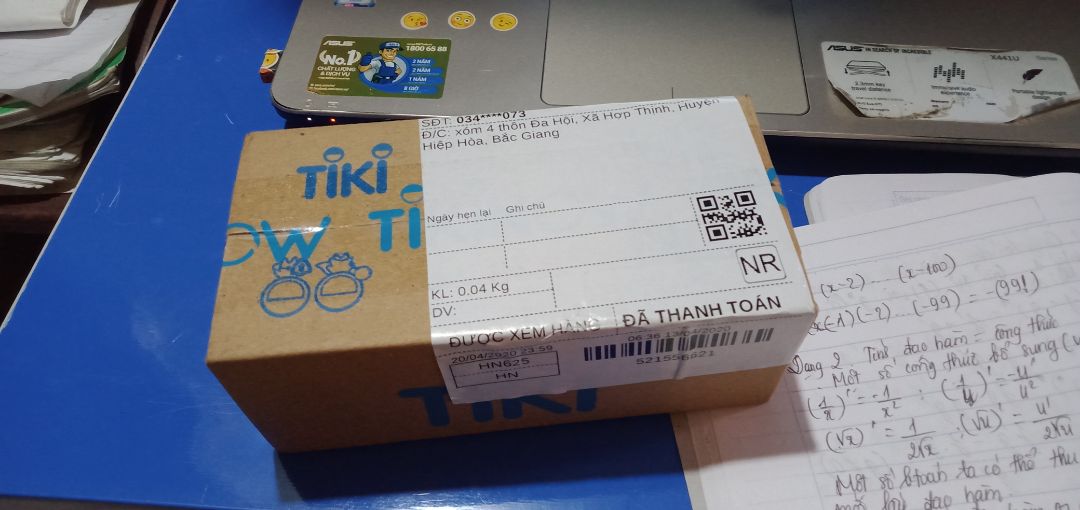 nhiều dã man...mình mua vs giá 26k gì đó.  k nhớ. tiki cho vào hộp nhỏ nhỏ ..dễ thương quá..
kích cỡ của dây thì nhỏ và k đc bền lắm đâu các bạn. Nhưng mua buộc thay đổi thì oki hết ...Tầm giá đó .chất lượng như vậy quá ổn❤️