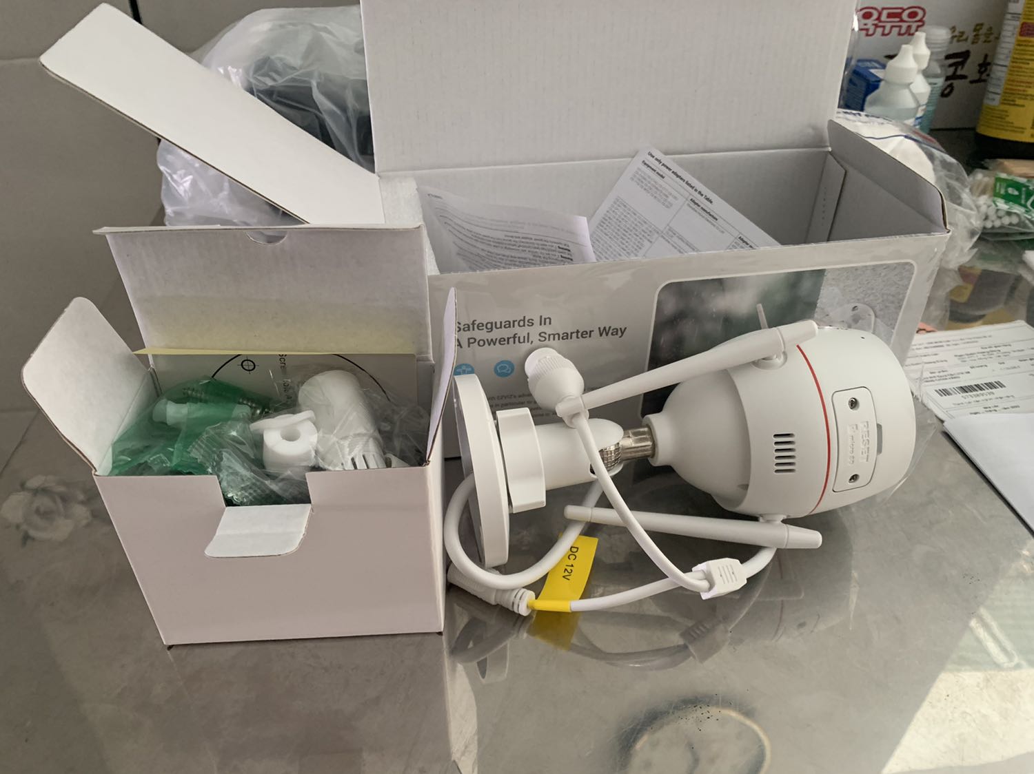 Đóng gói chắc chắn, giao hàng nhanh chóng, sản phẩm sử dụng tốt. Hộp đầy đủ phụ kiện.