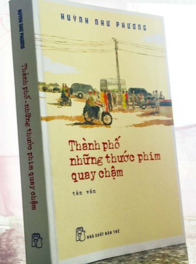 Sách được in trên giấy tốt và mực in rõ, văn phong trong trẻo, nhẹ nhàng, sâu lắng quen thuộc, đã mách cho độc giả một giải pháp: kết nối những tất bật hiện tại với miền ký ức, có êm đềm, có dữ dội.