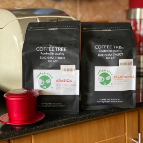 Mùi thơm ngào ngạt, khi pha xong thì không còn thơm như ban đầu. Vị ngon. Quà tặng phin cà phê đẹp. Đóng gói cẩn thận.