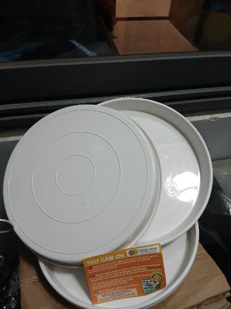 Dĩa nhựa dày, chắc chắn, giá rẻ bất ngờ :)