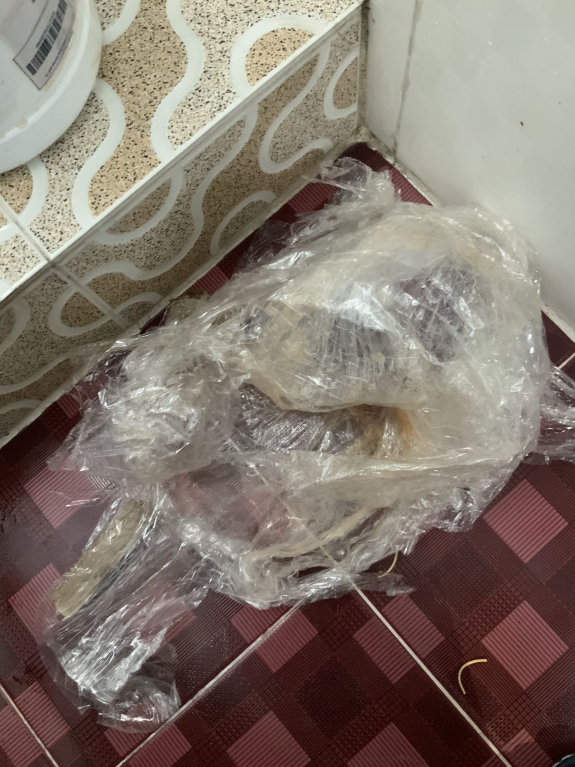 Mình chưa dùng nhưng sp đóng gói tệ quá. Bình bị vỡ, nước lau sàn thì vơi đi ít nhiều