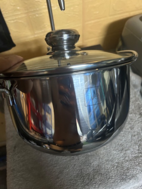 Mẫu mình đặt đâu phải mẫu nắp nút này. 
Sao shop bán hàng *** vậy shop.
Làm ăn uy tín chứ