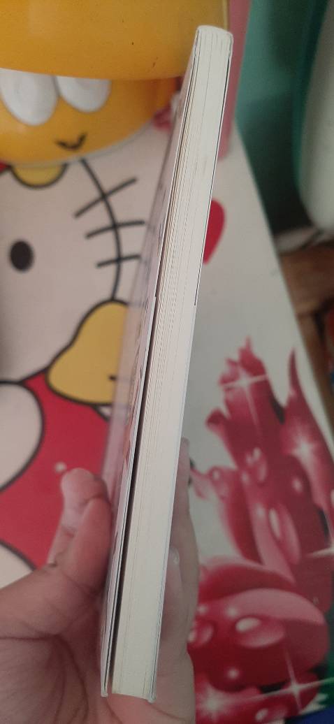 Giao hàng cực nhanh nhưng không hề bóp méo hay góc sách bị móp lại, tuy nhiên, khâu đóng gói vẫn chưa được kĩ nên  shop hãy chú ý khâu này nhé!