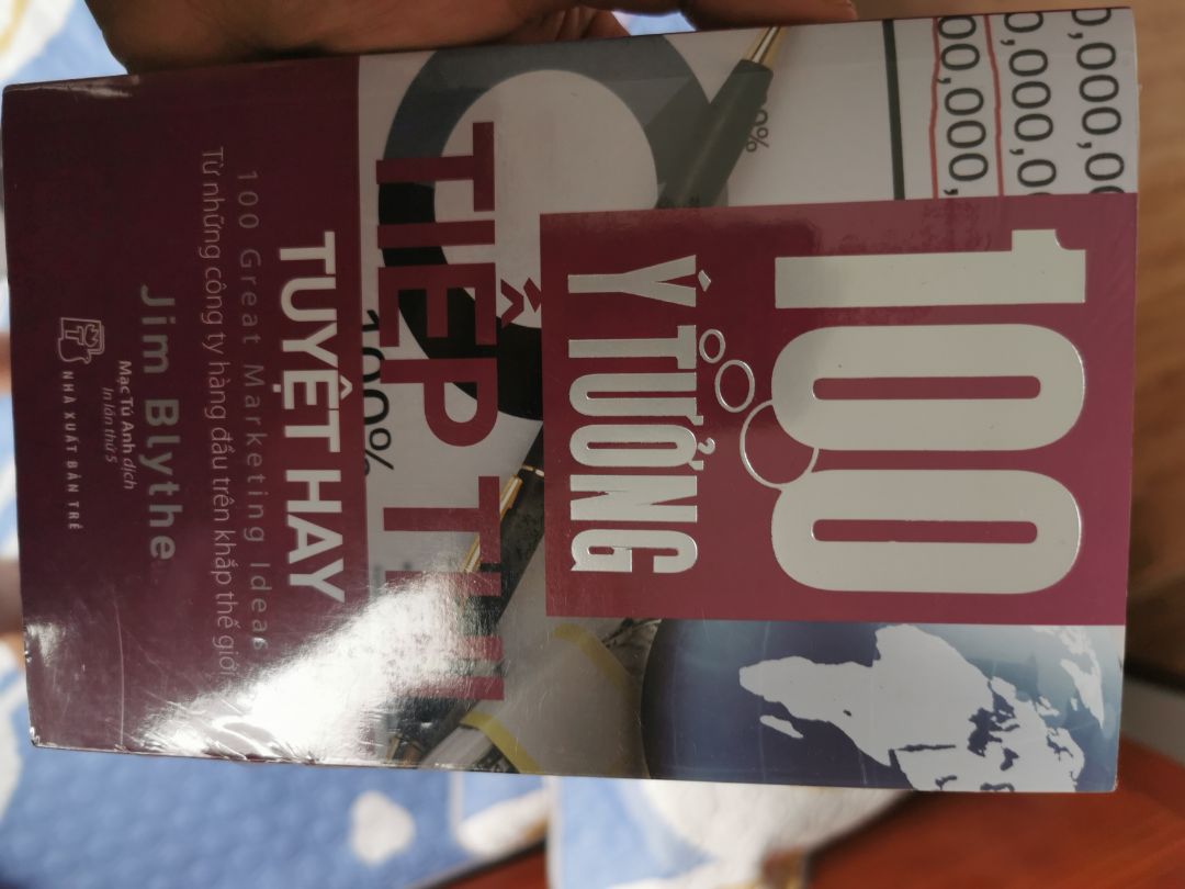 Bìa cực kỳ đẹp, tiêu đề đầy hấp dẫn, sách dễ đọc.