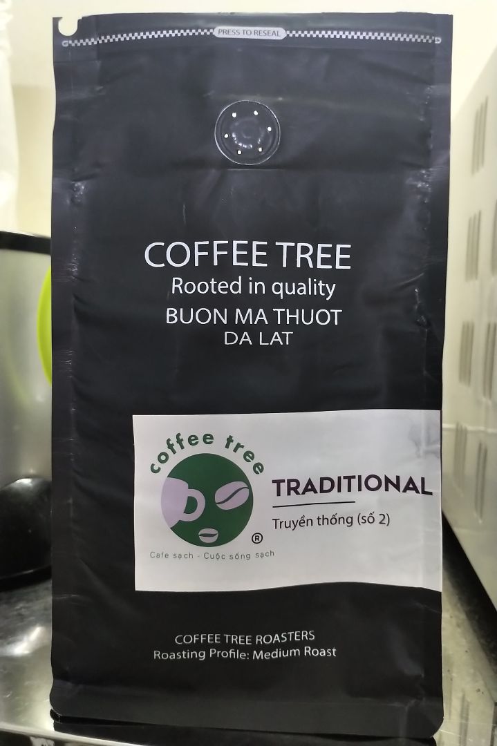 Bịch café có zip lock để bảo quản và bảo toàn được phẩm chất của café. 1bịch làm được 5mẻ cold brew thơm ngon, tròn vị. Đang đặt máy pha café để thử espresso từ truyền thống số2 này ra sao! Rất đáng để trải nghiệm. Kết hợp với sữa Barista để trải nghiệm các sản phẩm phẩm chất cao của Starbucks tại gia là đẹp!