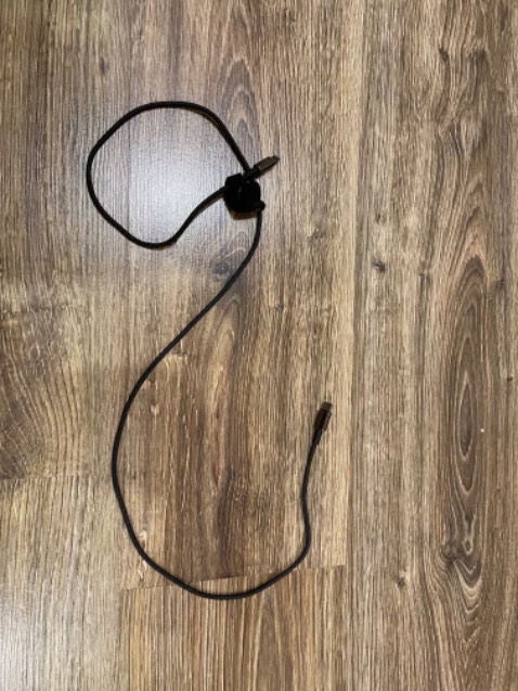 Sao Anh mua cáp sạc dài 2m mà giao có 1m, làm ăn kiểu gì thế?