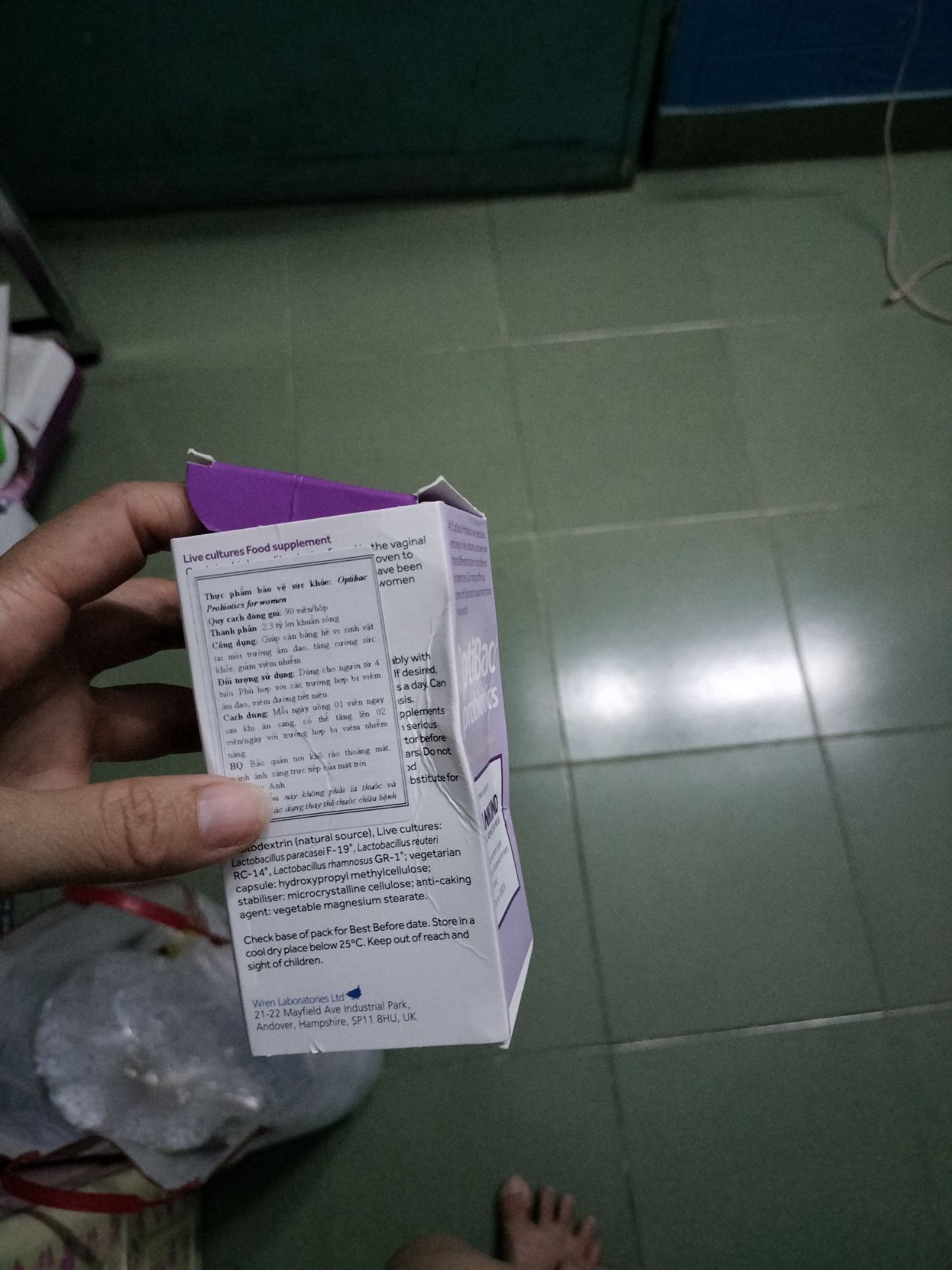 chưa uống sp nhưng giao hợp móp méo, hợp không có tem hoặc dán băng keo bảo vệ họp thuốc bên trông. bên trong họp thuốc cũng ko có gì để gọi là xứng đáng với giá 1 triệu mấy.