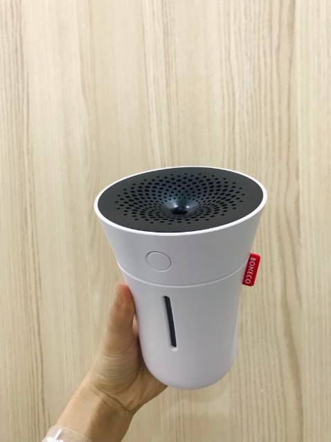 Sẽ còn mua nữa dùng cho bàn làm việc trên cty, cái này mua để ô tô. Dùng thấy không khô da mà không khí dễ chịu hẳn với con người bị hen suyễn như mk rất khó chịu khi ngồi đhoa. Ai bị bệnh về hô hấp thì rinh ngay đi Sẽ còn mua nữa dùng cho bàn làm việc trên cty, cái này mua để ô tô. Dùng thấy không khô da mà không khí dễ chịu hẳn với con người bị hen suyễn như mk rất khó chịu khi ngồi đhoa. Ai bị bệnh về hô hấp thì rinh ngay đi