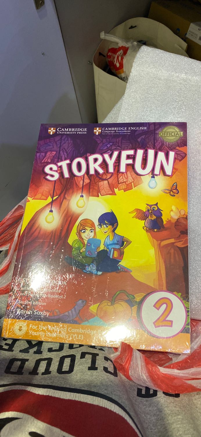 Shop giao nhầm sách , Yêu cầu shop đổi lại giúp mình nha