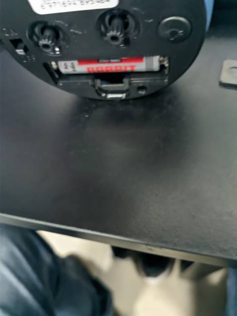 đồng hồ nhỏ xinh đẹp lắm ạ, có cả đèn nữa chứ.