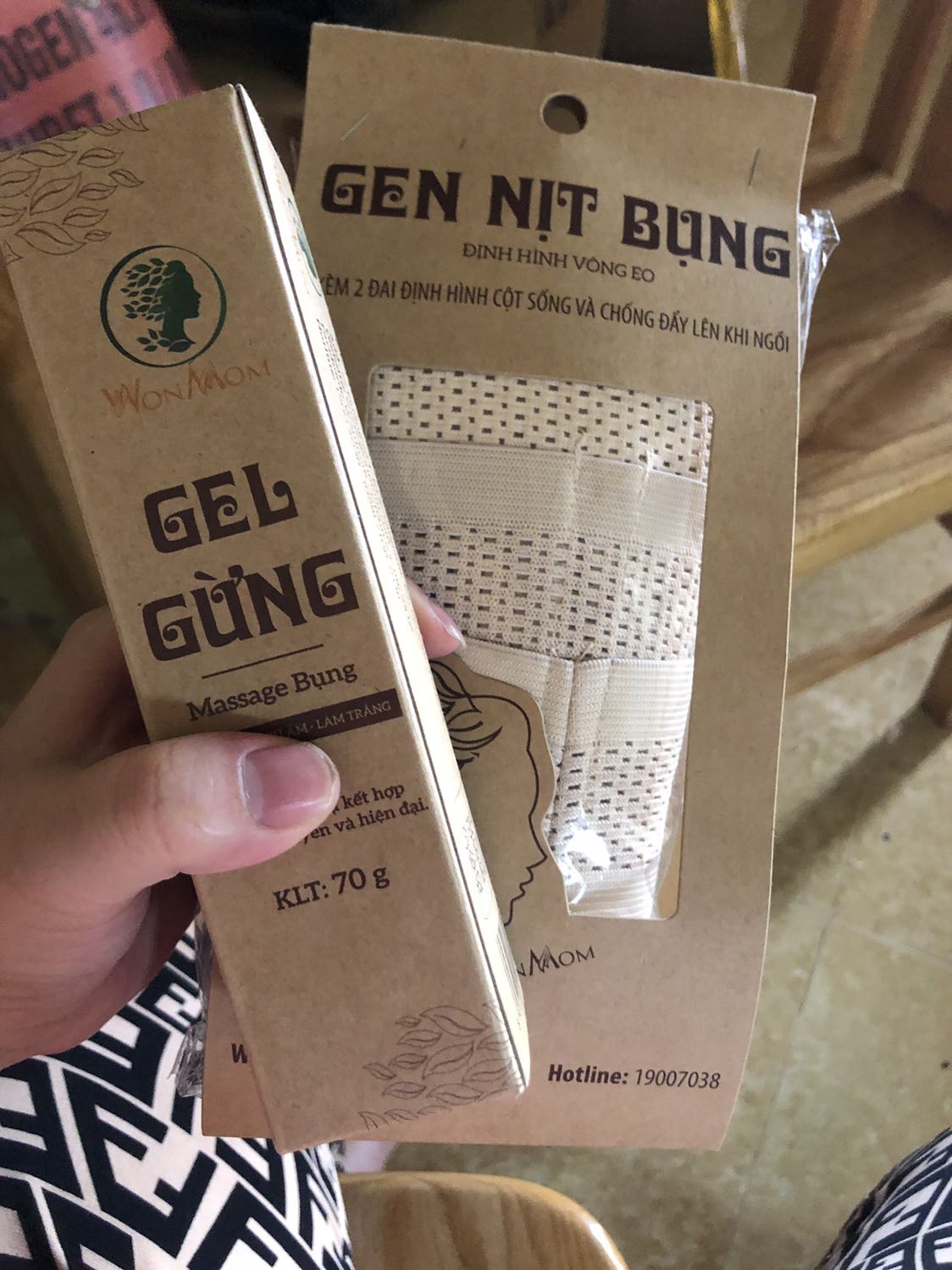 Gen nịt bụng rất xịn sò, độ co giãn đàn hồi tốt. Sờ vào cảm giác chắc chắn