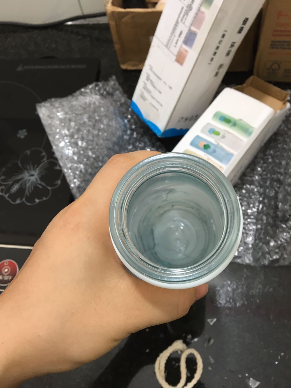 Giao hàng nhanh. Đúng số lượng và mẫu mã. Nhưng 1 chiếc bị vỡ. Tuy nhiên shop rất nhiệt tình hướng dẫn mình đổi trả sản phẩm nên cho shop 5*.