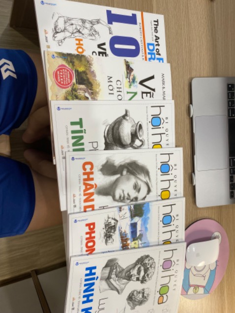 Sách chất lượng in tốt đẹp, nhưng không dành cho người mới bắt đầu chưa biết gì về vẽ mà cho những người đã học vẽ cơ bản r