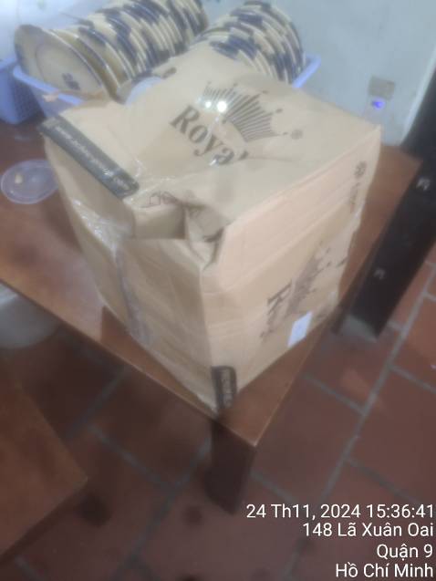 Hộp móp méo, được cái hàng giao nhanh, đúng mẫu.