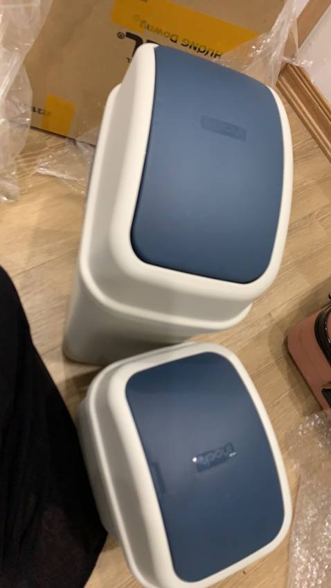 sản phẩm đẹp và chắc chắn.thiết kế đẹp mắt và độc đáo. màu sắc đẹp mắt. chất nhựa cứng đẹp, dễ vệ sinh. thùng vừa đủ dùng cho gia đình mình và thíhc hợp bể nhiều nơi trong gia đình. shop đóng gói hàng cẩn thận và chắc chắn. tiki giao hàng nhanh. mình là 1 người khá để ý đến chi tiết nhưng thật sự rất ưng ý về sản phẩm này và hài lòng. được anh shipper giao hàng thân thiện nữa nen cực kì thíhc. cảm ơn shop và tiki cùng anh shipper. lần sau sẽ ủng hộ shop và tikihiết kế đẹp mắt và độc đáo. màu sắc đẹp mắt. chất nhựa cứng đẹp, dễ vệ sinh. thùng vừa đủ dùng cho gia đình mình và thíhc hợp bể nhiều nơi trong gia đình. shop đóng gói hàng cẩn thận và chắc chắn. tiki giao hàng nhanh. mình là 1 người khá để ý đến chi tiết nhưng thật sự rất ưng ý về sản phẩm này và hài lòng. được anh shipper giao hàng thân thiện nữa nen cực kì thíhc. cảm ơn shop và tiki cùng anh shipper. lần sau sẽ ủng hộ shop và tiki