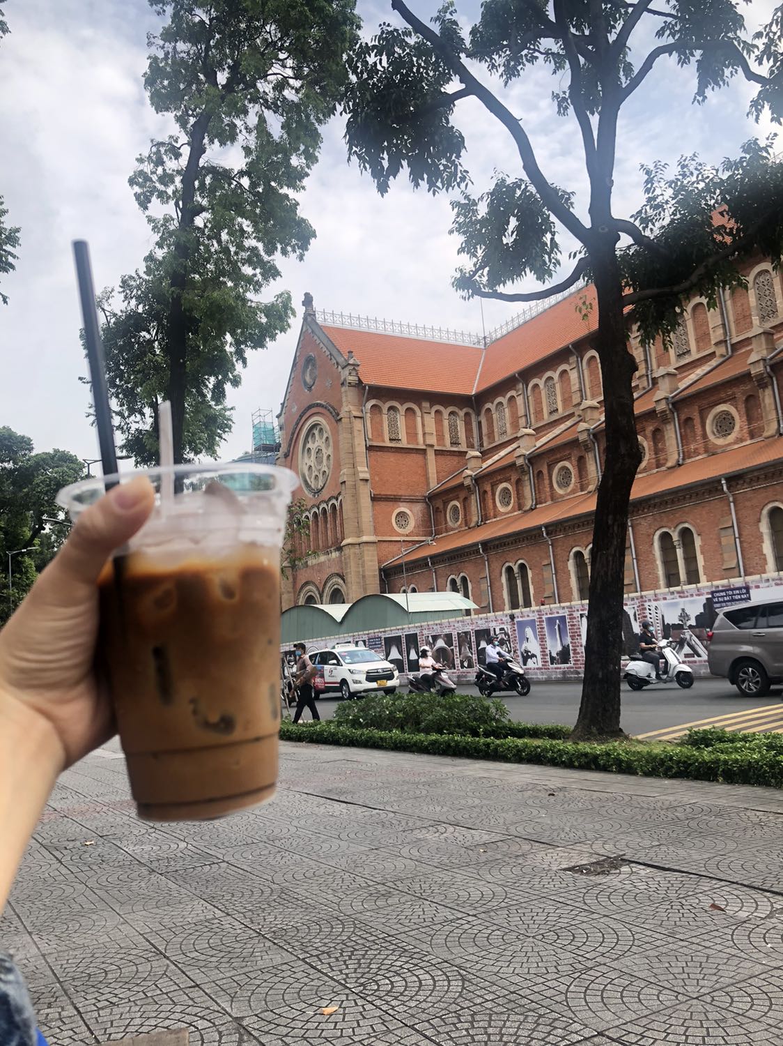 Tính tiện lợi, màu sắc đẹp. Nhưng sản phẩm bị lỗi. Không được như ý như trên hình. Bàn ăn của em bé bị hở 1 khoảng. Sụt xịt. Trầy chứ không mới Tính tiện lợi, màu sắc đẹp. Nhưng sản phẩm bị lỗi. Không được như ý như trên hình. Bàn ăn của em bé bị hở 1 khoảng. Sụt xịt. Trầy chứ không mới