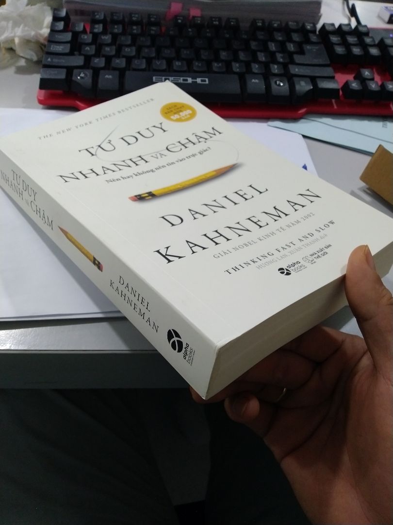 nội dung thì chưa đọc nên mìn review sau.  giao hàng của tiki thì rất nhanh. hôm nay đặt hôm sau là có. Nhưng phần đóng gói sản phẩm rất tệ. sách không có bọc. bìa sách bẩn. mép sách thì con vênh. Mình cảm thấy sách đã qua dụng. hi vọng tiki liên hệ và đổi cho mình