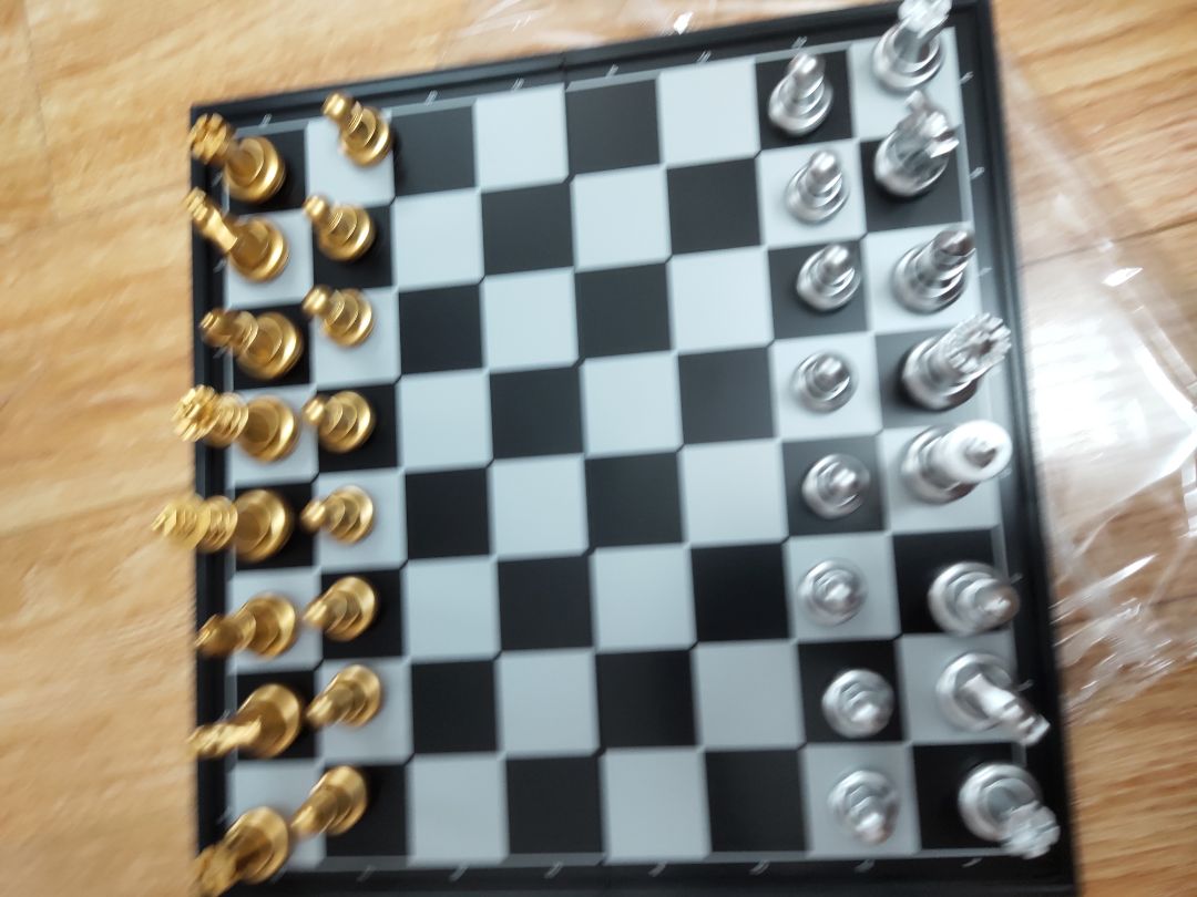 Đóng gói cẩn thận, hàng chất lượng, quân cờ nhẹ, nhưng chắc chắn. Tốt, refer nên mua