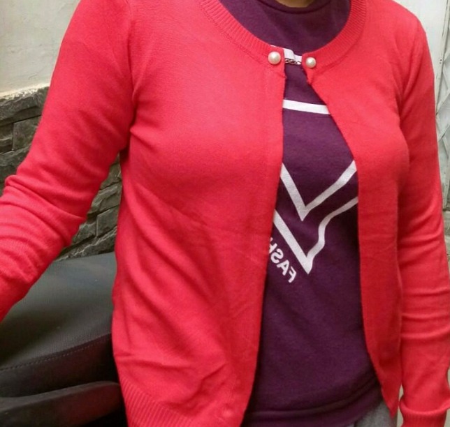 Áo len đẹp, dạng áo không cài nửa khoác nhẹ, dễ mặc. Hài lòng về giá cũng như chất lượng sản phẩm. Luôn tin tưởng TIKI về chất lượng sản phẩm và dịch vụ giao hàng.