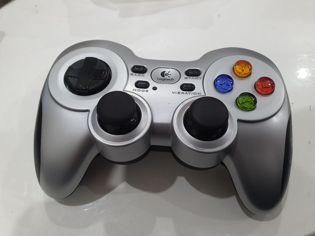 mình mua từ tháng 5/2020, dùng cũng ít. lúc mới về dùng ổn. bây giờ cắm vào chập chờn ko nhận trên máy tính, cũng ko nhận trên TV (smart tv). shop hdẫn mình cách xử lý với?