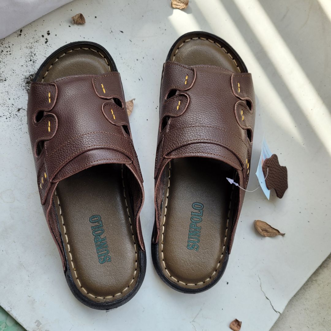 Hài lòng! Dầy dặn chắc chắn, đi êm, đẹp. Shop hỗ trợ đổi size nhanh chóng.