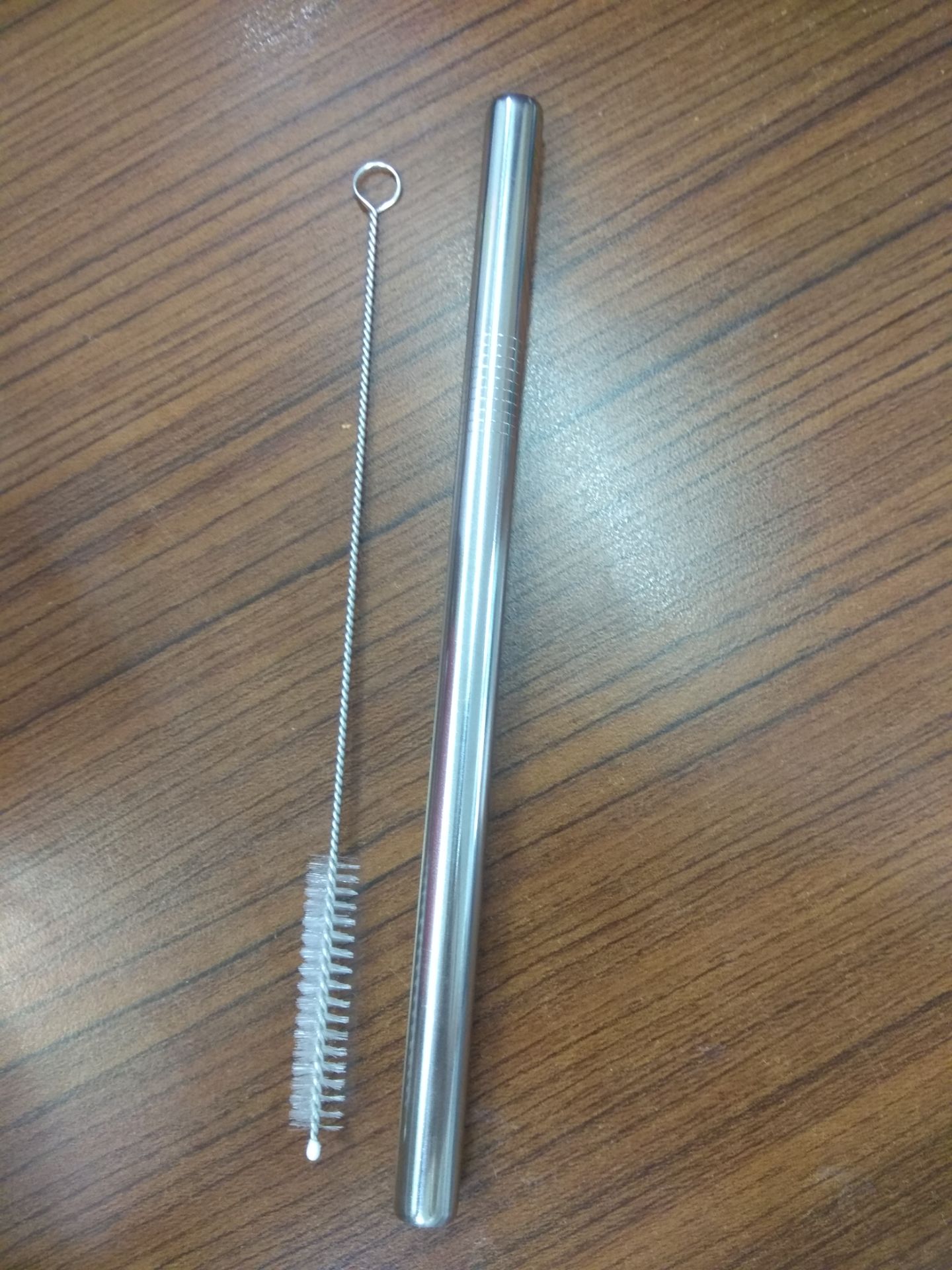 Mình mua lúc đang sales nên giá rất hợp lý, ống hút chắc chắn, đầy đủ dụng cụ vệ sinh like ?