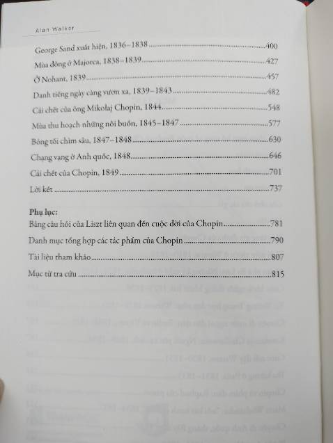 Một quyển tiểu sử đồ sộ về cuộc đời và sự nghiệp của một trong những nhà soạn nhạc vĩ đại nhất thế hệ của ông! Trong đây có phần phân tích các bản nhạc của ông, nếu bạn biết nhạc lý và có chơi piano thì sẽ càng tận hưởng quyển sách này hơn nữa.
