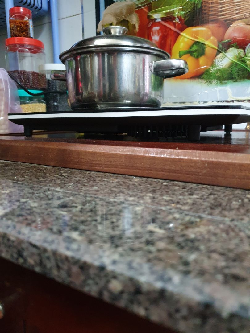 Sản phẩm tốt, gọn nhẹ mà đủ xài.
Bếp nhà bị hư nên mua để dùng tạm trong lúc chờ sửa bếp và rất hài lòng. Tiki giao hàng rất nhanh.