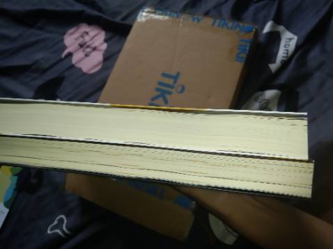 Giao hàng khá nhanh. Có điều sách bị móp, có bụi, sách bẩn nhiều và bị xước. Mình chưa đọc sách nên vẫn chưa nêu cảm nhận.❤️❤️